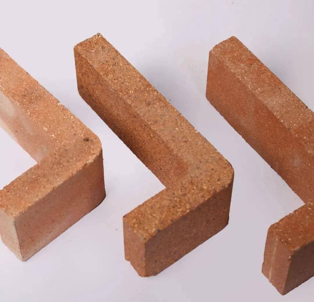 ویژگی‌ها و خدمات